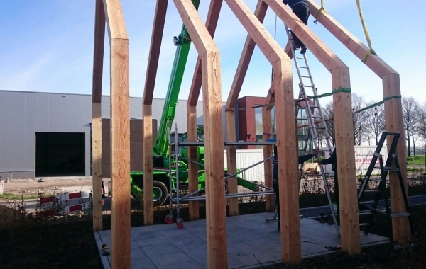 Kramer Houtbewerking montage staande constructie Kramer Houtbewerking montage staande constructie